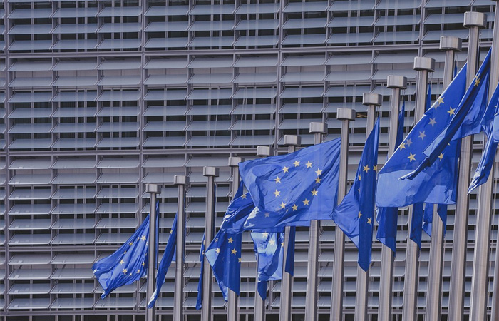 EU flag blafrer i vinden